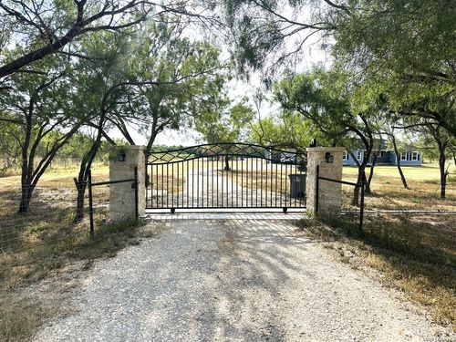 2171 &amp; 2155 County Road 5710, Devine, TX, 78016 | Card Image