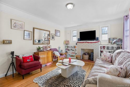 2736 Colden Ave, Bronx, NY, 10469-4152 | Card Image