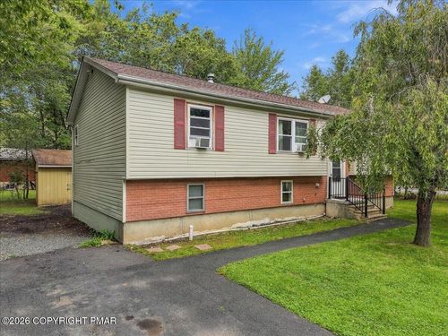 3326 Woodland Dr, Tobyhanna, PA, 18466-3036 | Card Image