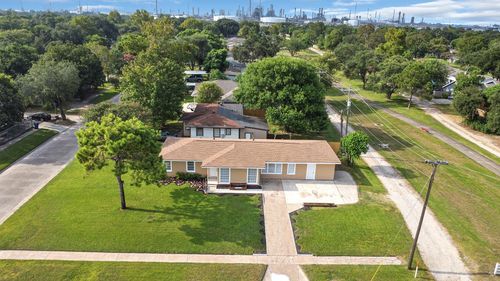 1603 5th Ave N, Texas City, TX, 77590-5434 | Card Image