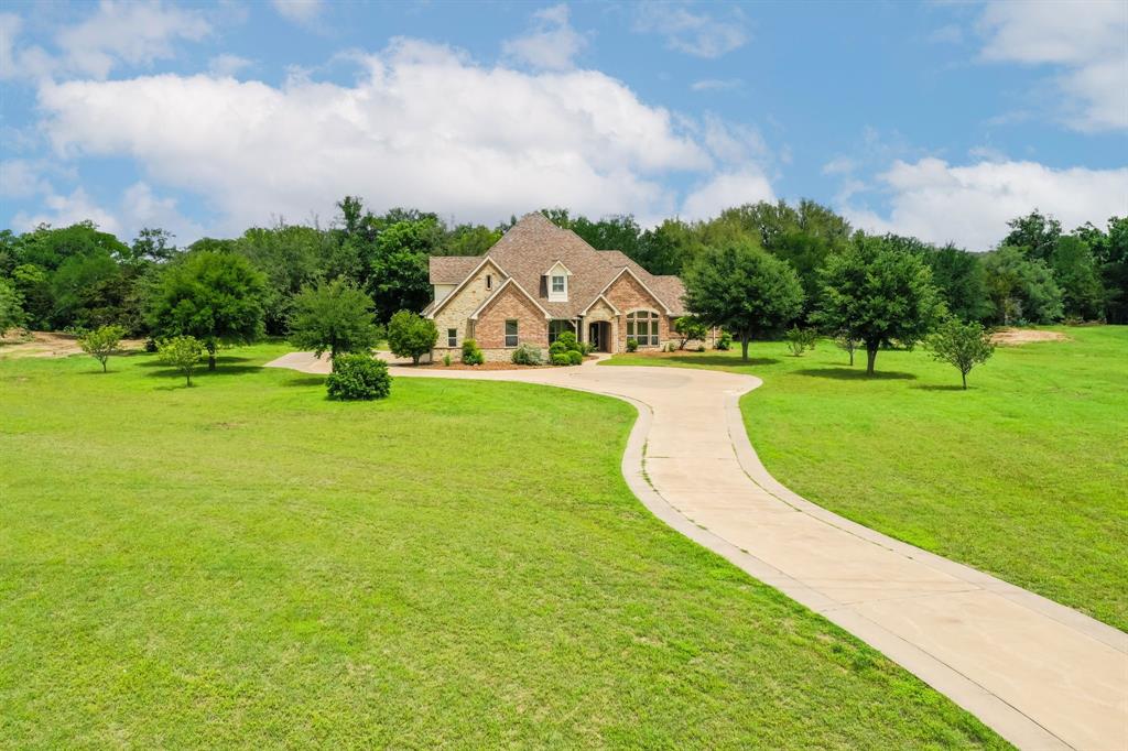 1231 Waters Edge Lane, For Sale in Glen Rose Zoocasa