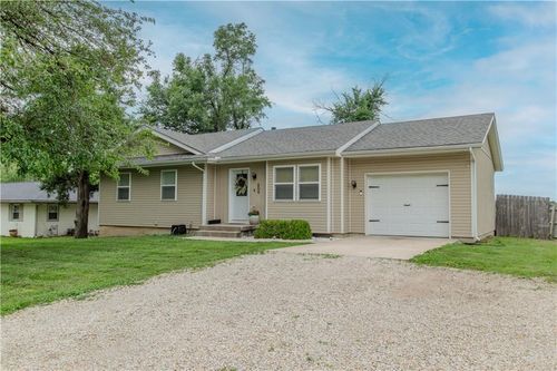 604 Lake Rd, Garden City, MO, 64747-9112 | Card Image