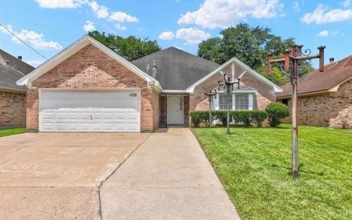 1119 Meadowvale Dr, Beaumont, TX, 77706-3882 | Card Image