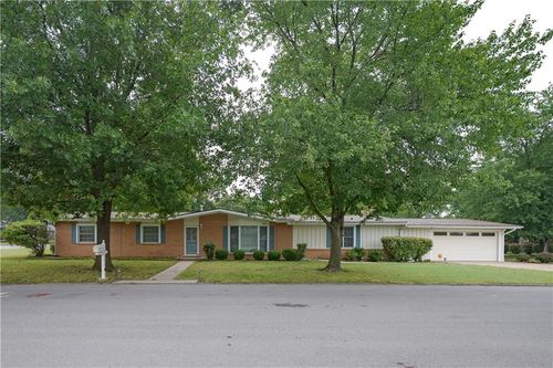 111 N Edgewood Dr, Coffeyville, KS, 67337-1239 | Card Image