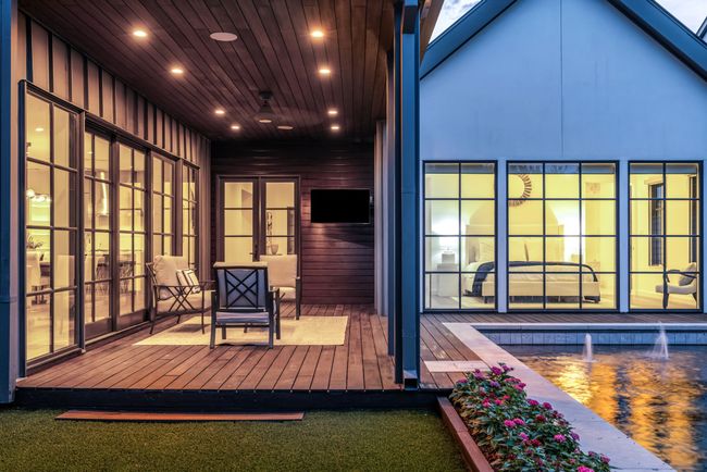 View of wooden terrace | Image 32
