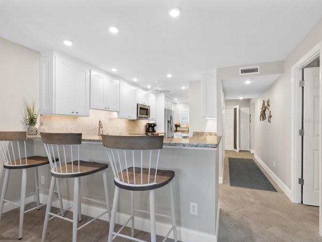 APT-104 - 8701 Midnight Pass Rd, Condo with 2 bedrooms, 2 bathrooms and null parking in SARASOTA FL | Image 12