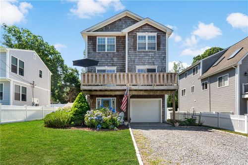 120 Montauk Rd, Narragansett, RI, 02882-2322 | Card Image