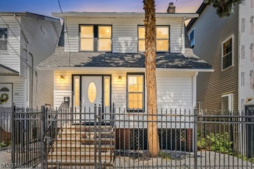 35 Grand Ave, Newark, NJ, 07106-1223 | Card Image