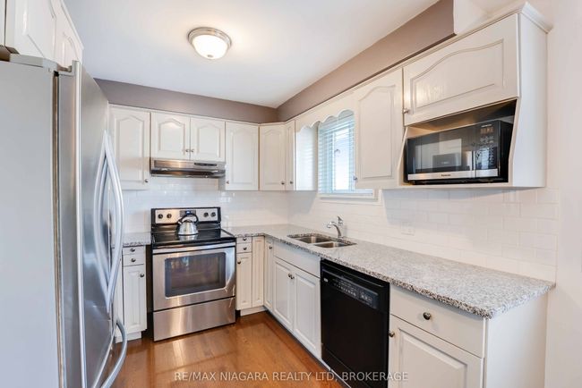 7639 Jubilee Dr, House other with 3 bedrooms, 3 bathrooms and 2 parking in Niagara Falls ON | Image 13
