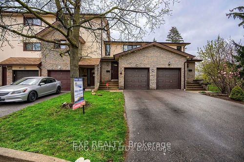 42 Dawson Cres, Brampton, ON, L6V3M5 | Card Image