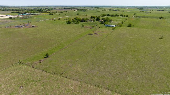 312 County Road 1295 B, House other with 3 bedrooms, 2 bathrooms and null parking in Moulton TX | Image 5