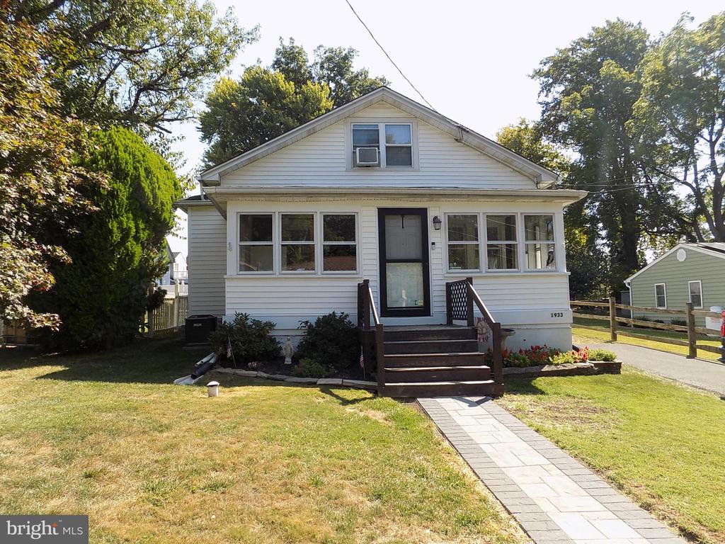 Fernbrook Ave, Feasterville Trevose, PA 19053