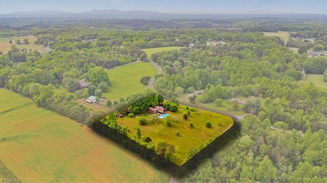 9020 Deer Hill Rd, House other with 4 bedrooms, 3 bathrooms and null parking in Belews Creek NC | Image 4