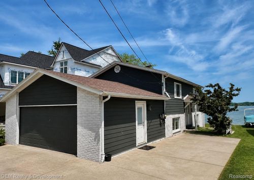 1869 Union Lake Rd, Commerce Twp, MI, 48382-2247 | Card Image