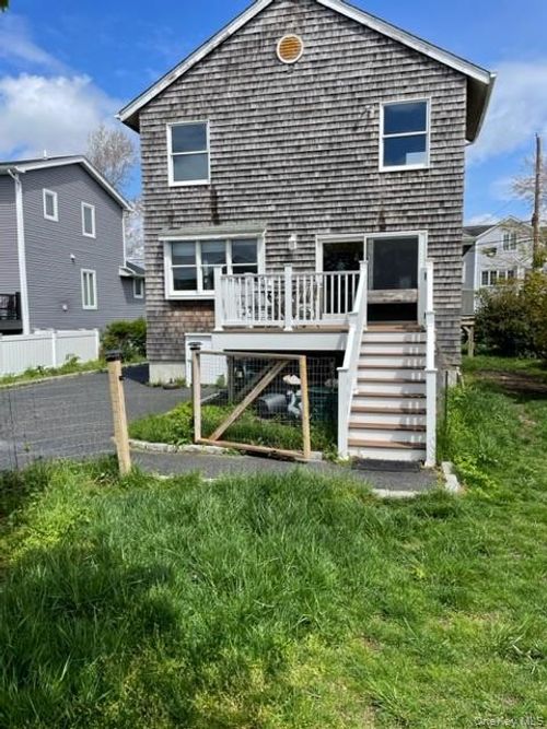 22 New Point Pl, Amityville, NY, 11701-3916 | Card Image