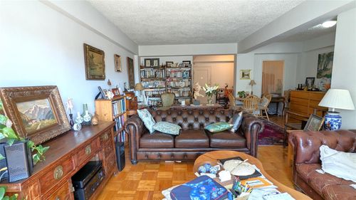 apt-3e-63 98th Pl, Rego Park, NY, 11374-2317 | Card Image