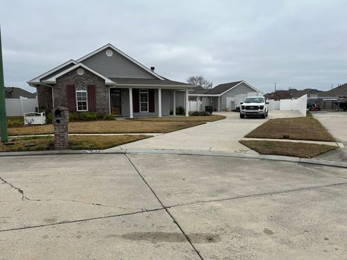 117 Windsor, Houma, LA, 70360 | Card Image