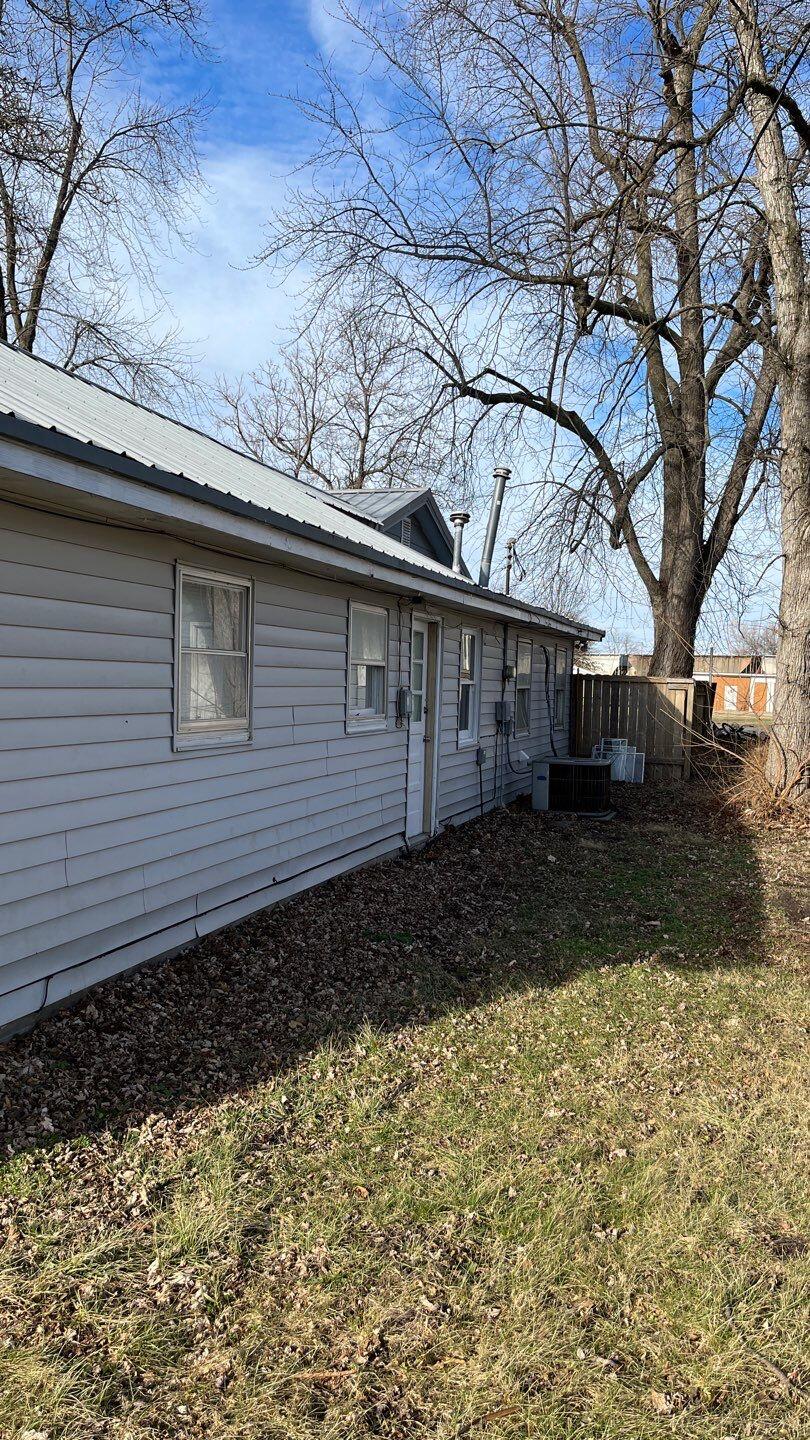 Hinkley St, Moberly, MO 65270