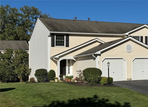 27 Camberley Pl, Penfield, NY, 14526-2761 | Card Image