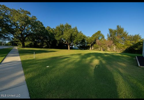 132 Holiday Ave, Pass Christian, MS, 39571-4905 | Card Image