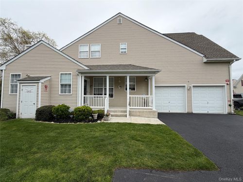 19 Meadow Pond Cir, Miller Place, NY, 11764-3807 | Card Image