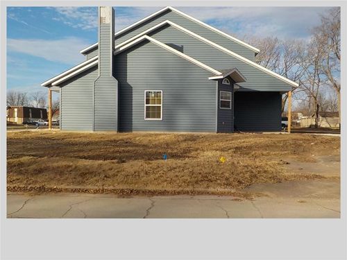 1102 & 1104 W 10th Street W, Coffeyville, KS, 67337 | Card Image