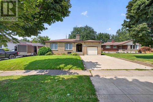6245 Pitton Rd, Niagara Falls, ON, L2H1S2 | Card Image