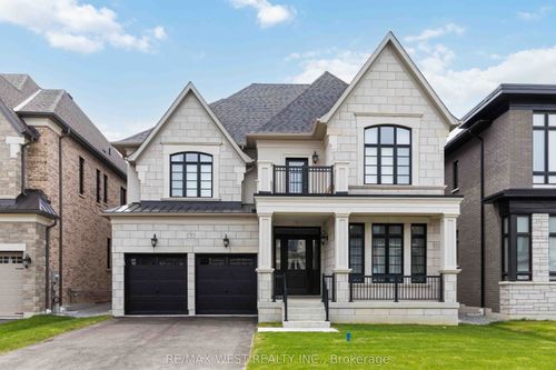 7 Saxby Farm Ave, King City, ON, L7B0T1 | Card Image