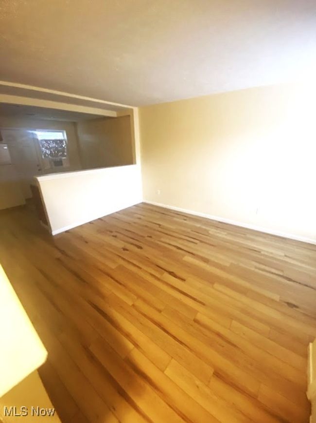 APT-38 - 201 Burton Dr, Condo with 2 bedrooms, 1 bathrooms and null parking in Cadiz OH | Image 6
