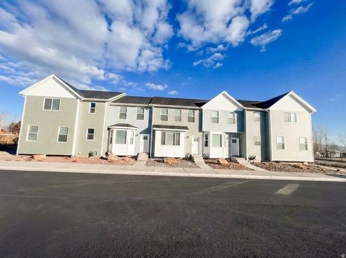 526 W 2000 S, Vernal, UT, 84078-5105 | Card Image