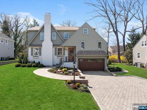 388 Beveridge Rd, Ridgewood, NJ, 07450-1012 | Card Image