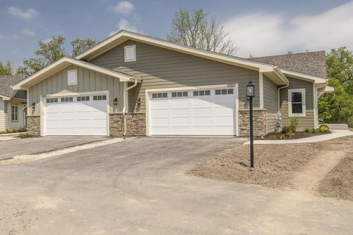 20970 Gray Street, Lannon, WI, 53046 | Card Image