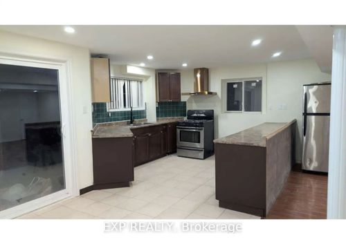 105 Bayridge Dr, Brampton, ON, L6P2N7 | Card Image