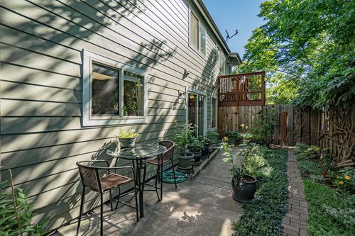 apt-1-295 Tolman Creek Rd, Ashland, OR, 97520-7308 | Card Image