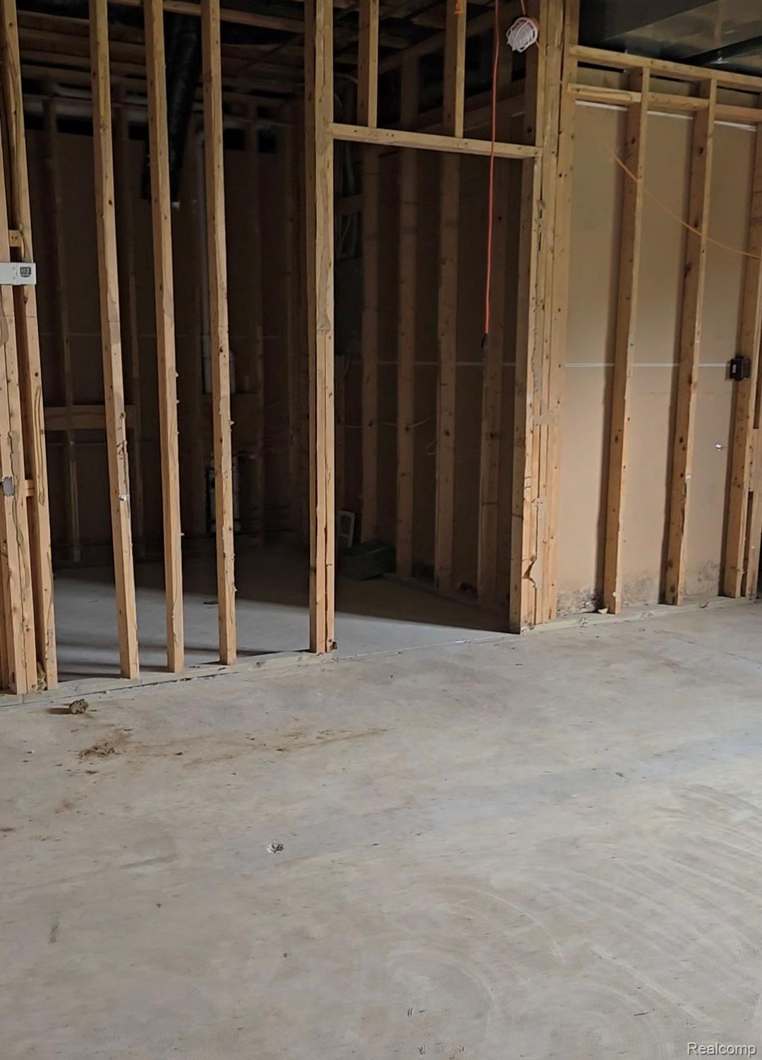 Commercial Lease in Hamburg Township 3