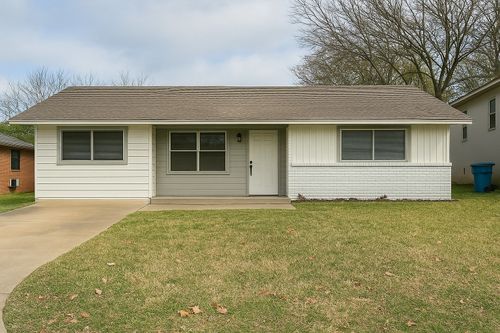 1719 W Washington St, Denison, TX, 75020-1147 | Card Image