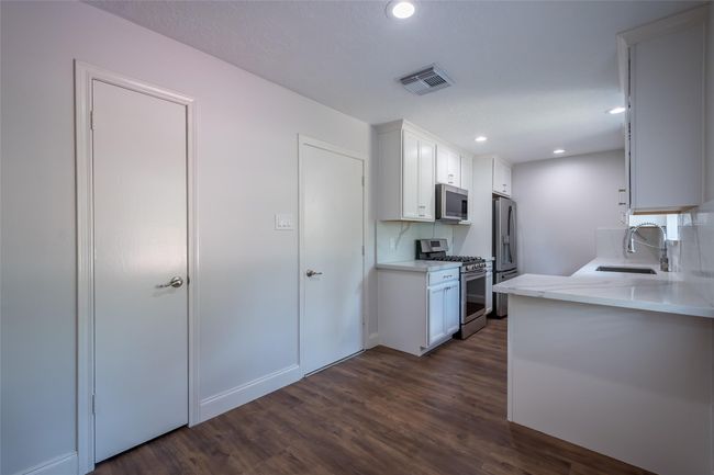 3515 Lake Ridge Bnd, House other with 3 bedrooms, 2 bathrooms and null parking in Spring TX | Image 8