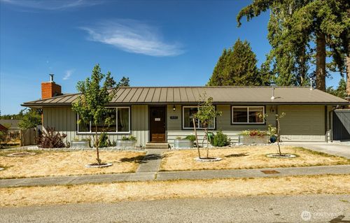 1440 Ne 7th Pl, Oak Harbor, WA, 98277-4350 | Card Image