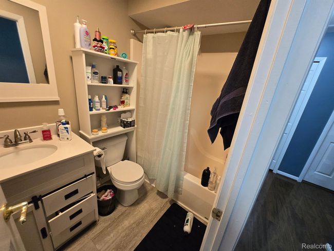 307 W Otis Ave, House other with 3 bedrooms, 2 bathrooms and null parking in Hazel Park MI | Image 4