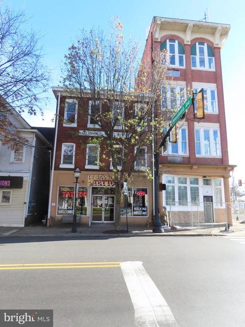 3 E Bridge St, MORRISVILLE, PA, 19067-7166 | Card Image