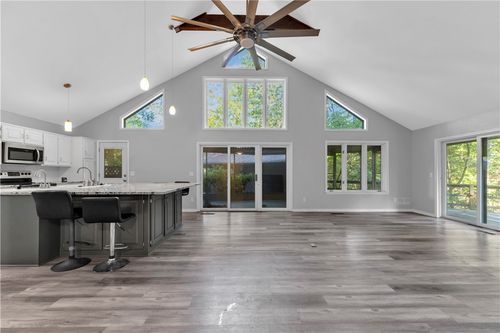 41 Buckingham Dr, Bella Vista, AR, 72714-3823 | Card Image