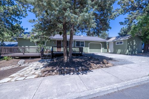 214 Sw Maricopa Dr, Bend, OR, 97702-1144 | Card Image