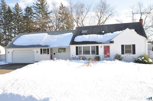 18 Play Rd, Enfield, CT, 06082-5148 | Card Image