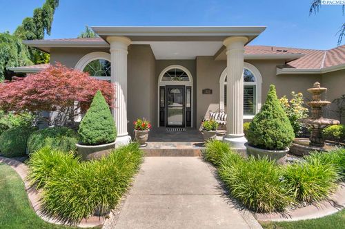 332 Falconridge St, Richland, WA, 99352-8913 | Card Image