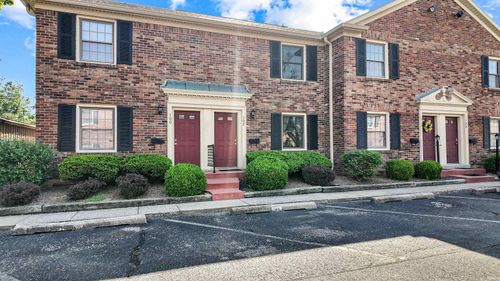 102 Hampton Dr, Evansville, IN, 47715-3210 | Card Image