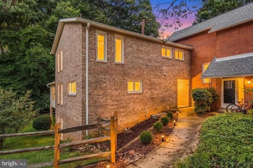 1962 Dundee Rd, ROCKVILLE, MD, 20850-3137 | Card Image