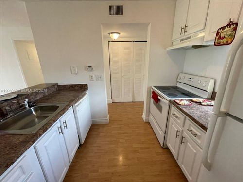 504-8560 N Sherman Cir, Miramar, FL, 33025-2164 | Card Image