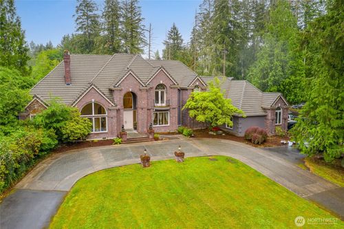 1018 254th Avenue Ne, Redmond, WA, 98074 | Card Image
