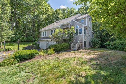 unit-8-2 Wedgewood Cir, Hooksett, NH, 03106-1615 | Card Image