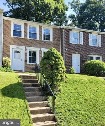 18823 Creeper Lane, Townhouse with 3 bedrooms, 2 bathrooms and null parking in GAITHERSBURG MD | Image 1